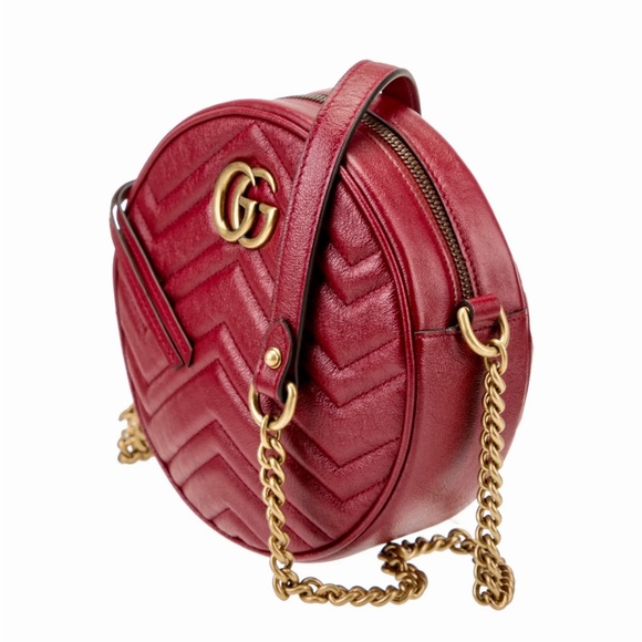Gucci GG marmot round shoulder bag in red - Picture 2 of 8